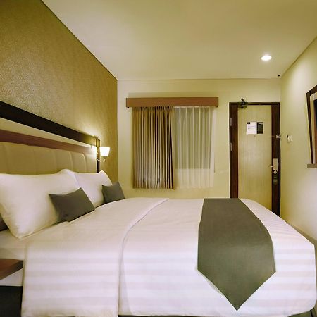Hotel Neo - Kuta, Jelantik Легиан Екстериор снимка