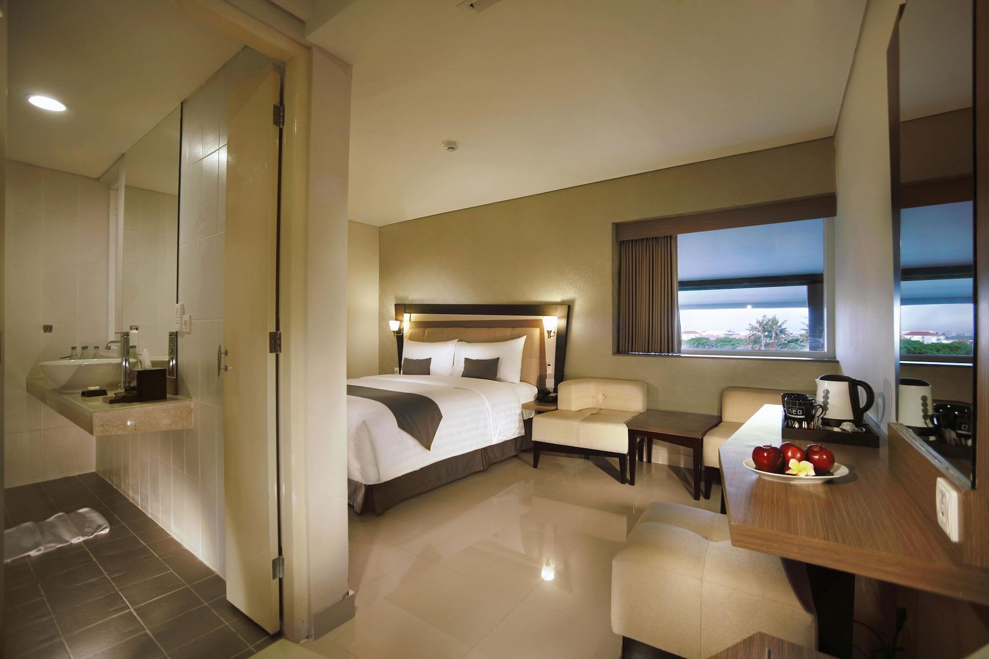 Hotel Neo - Kuta, Jelantik Легиан Екстериор снимка