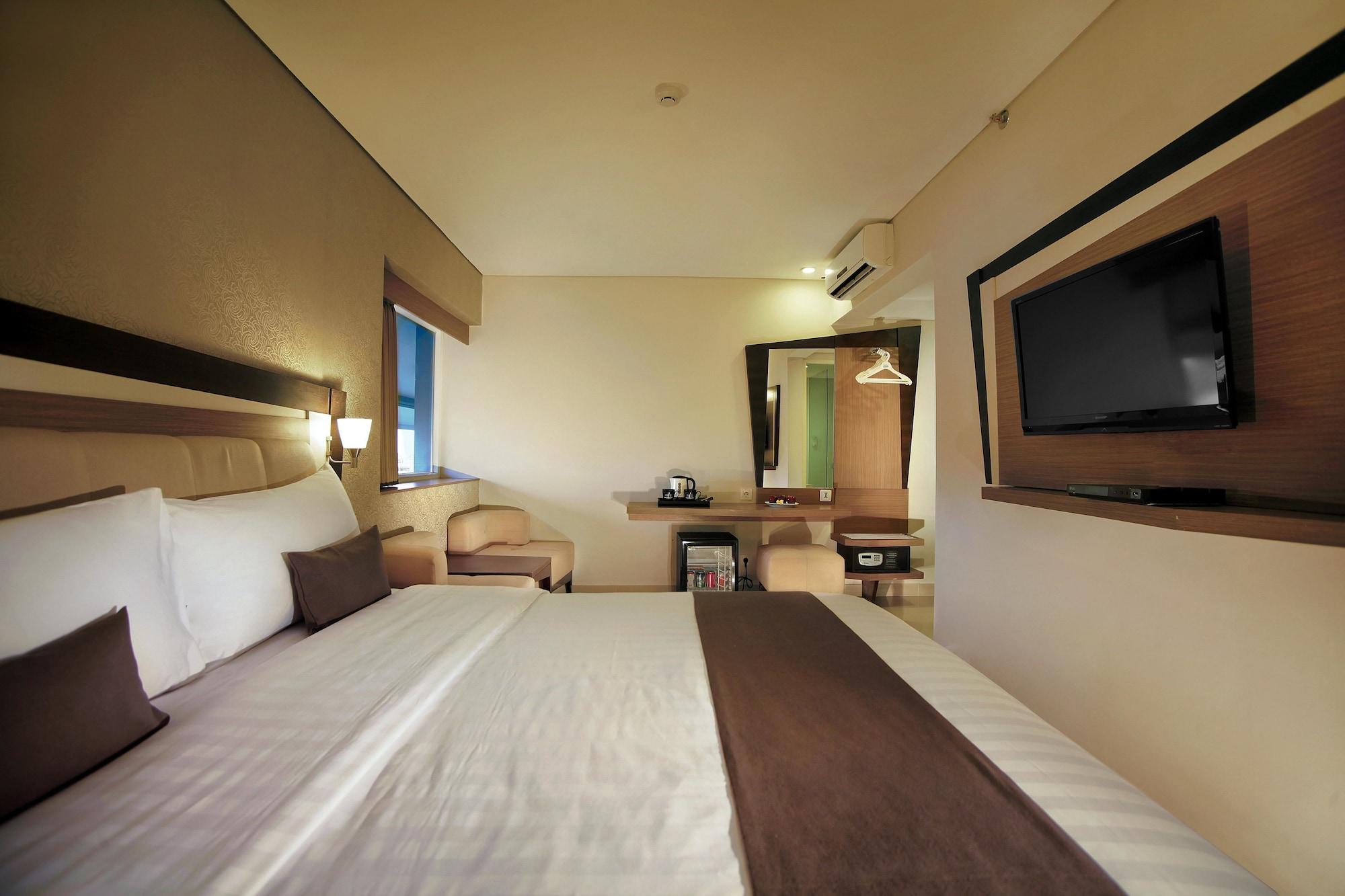 Hotel Neo - Kuta, Jelantik Легиан Екстериор снимка
