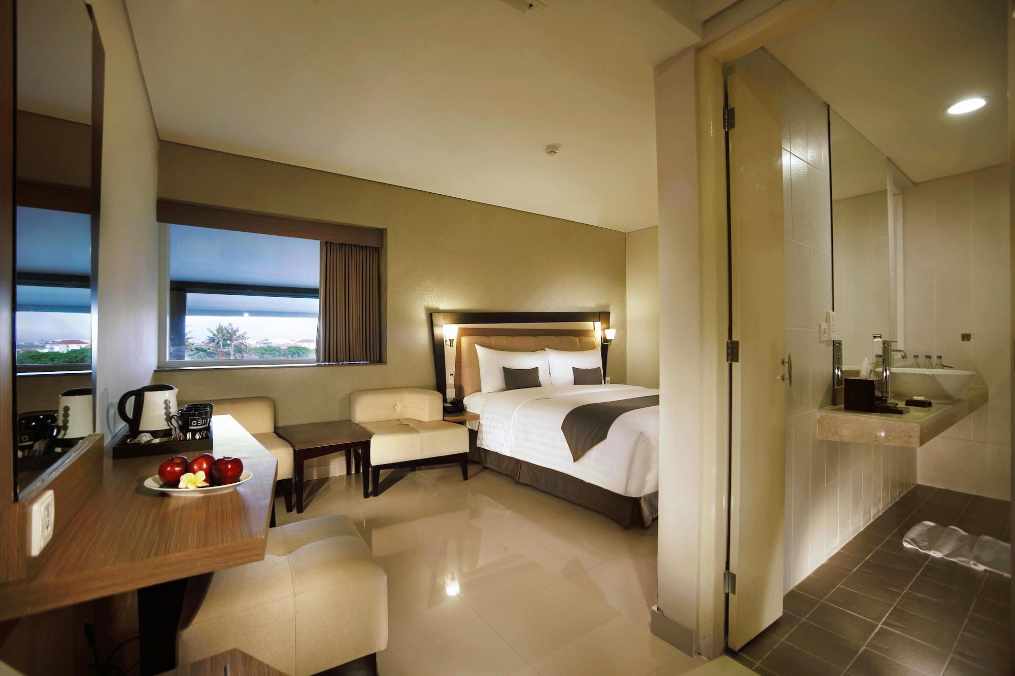 Hotel Neo - Kuta, Jelantik Легиан Екстериор снимка