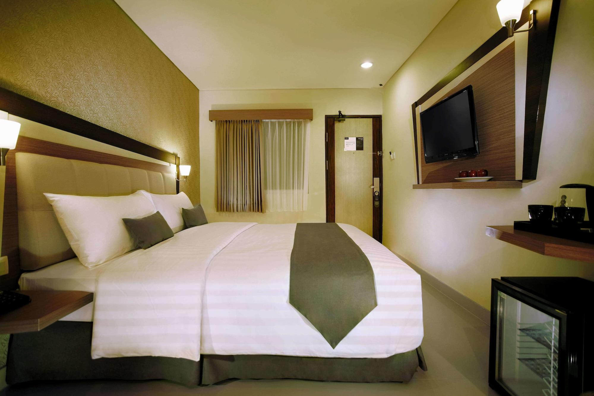 Hotel Neo - Kuta, Jelantik Легиан Екстериор снимка