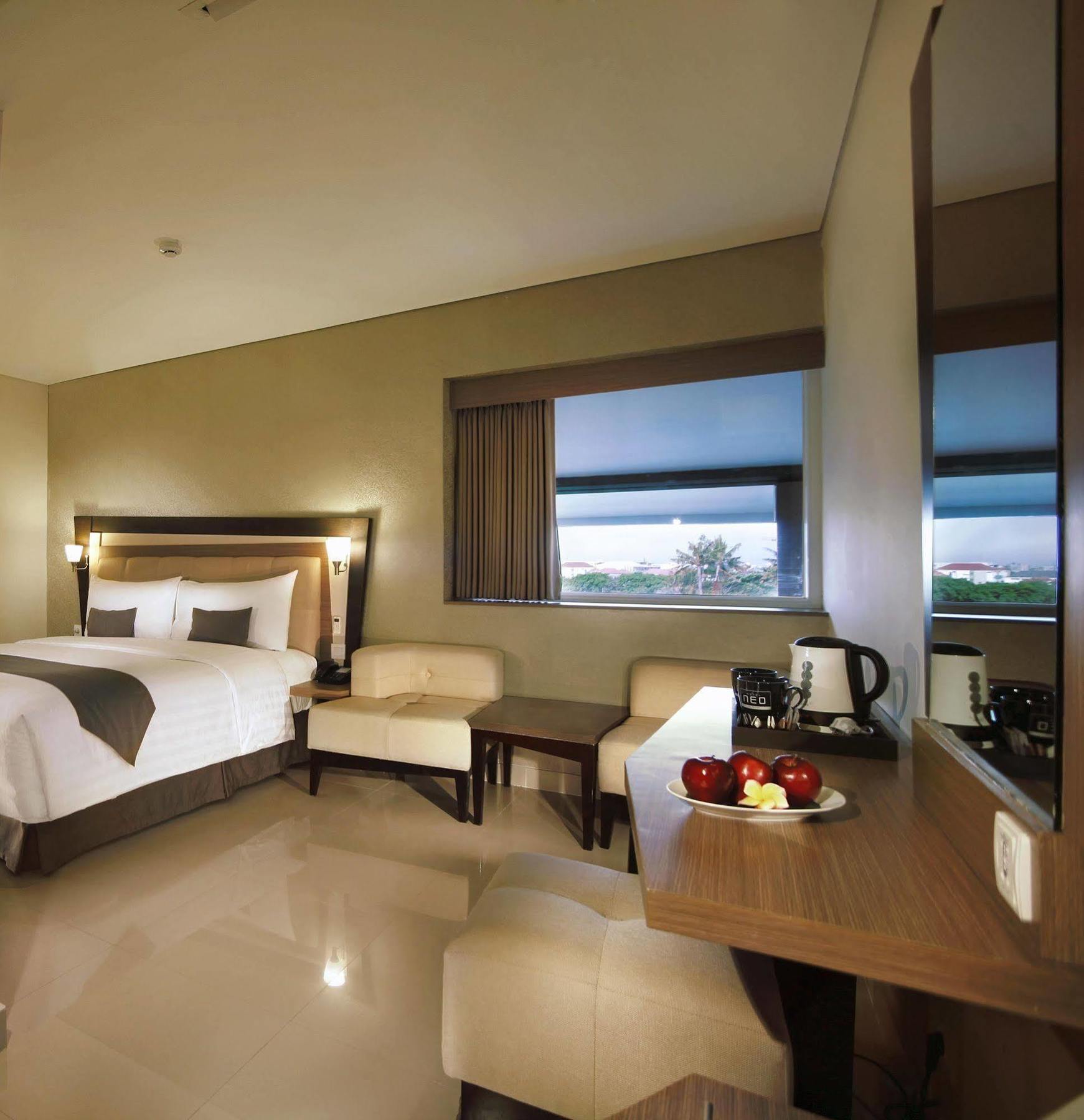 Hotel Neo - Kuta, Jelantik Легиан Екстериор снимка