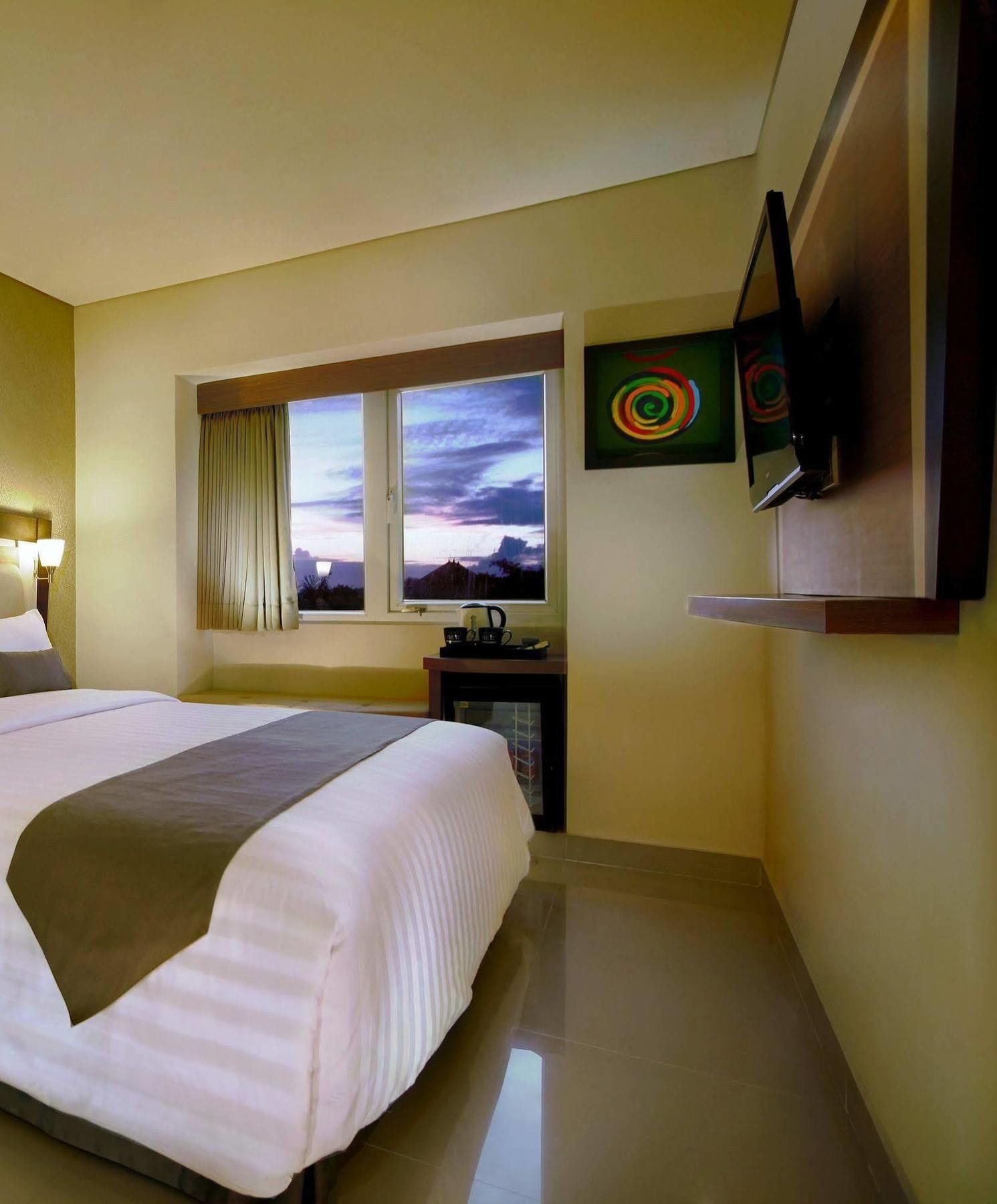 Hotel Neo - Kuta, Jelantik Легиан Екстериор снимка
